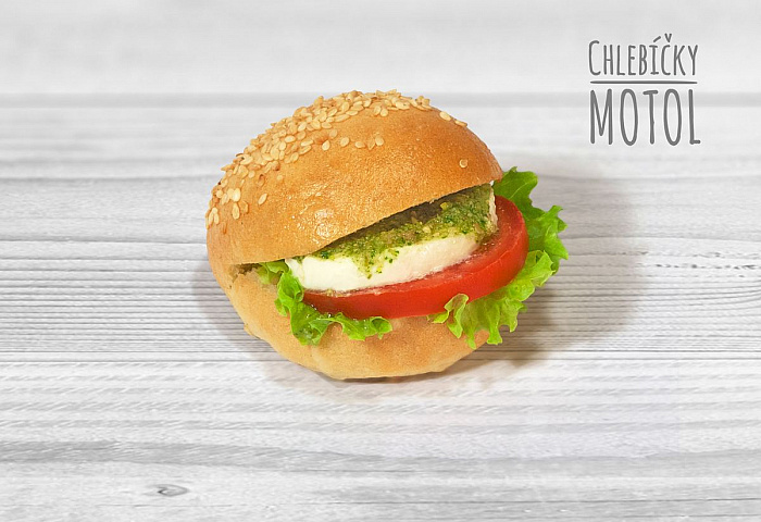 Minibulka s pestem a mozzarellou